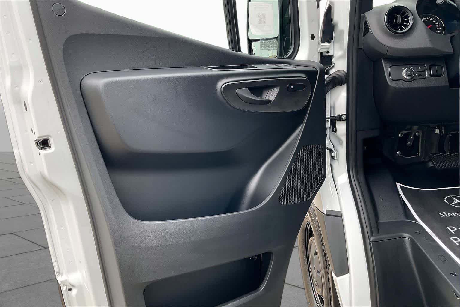 New 2025 Mercedes-Benz Sprinter 2500 image 12