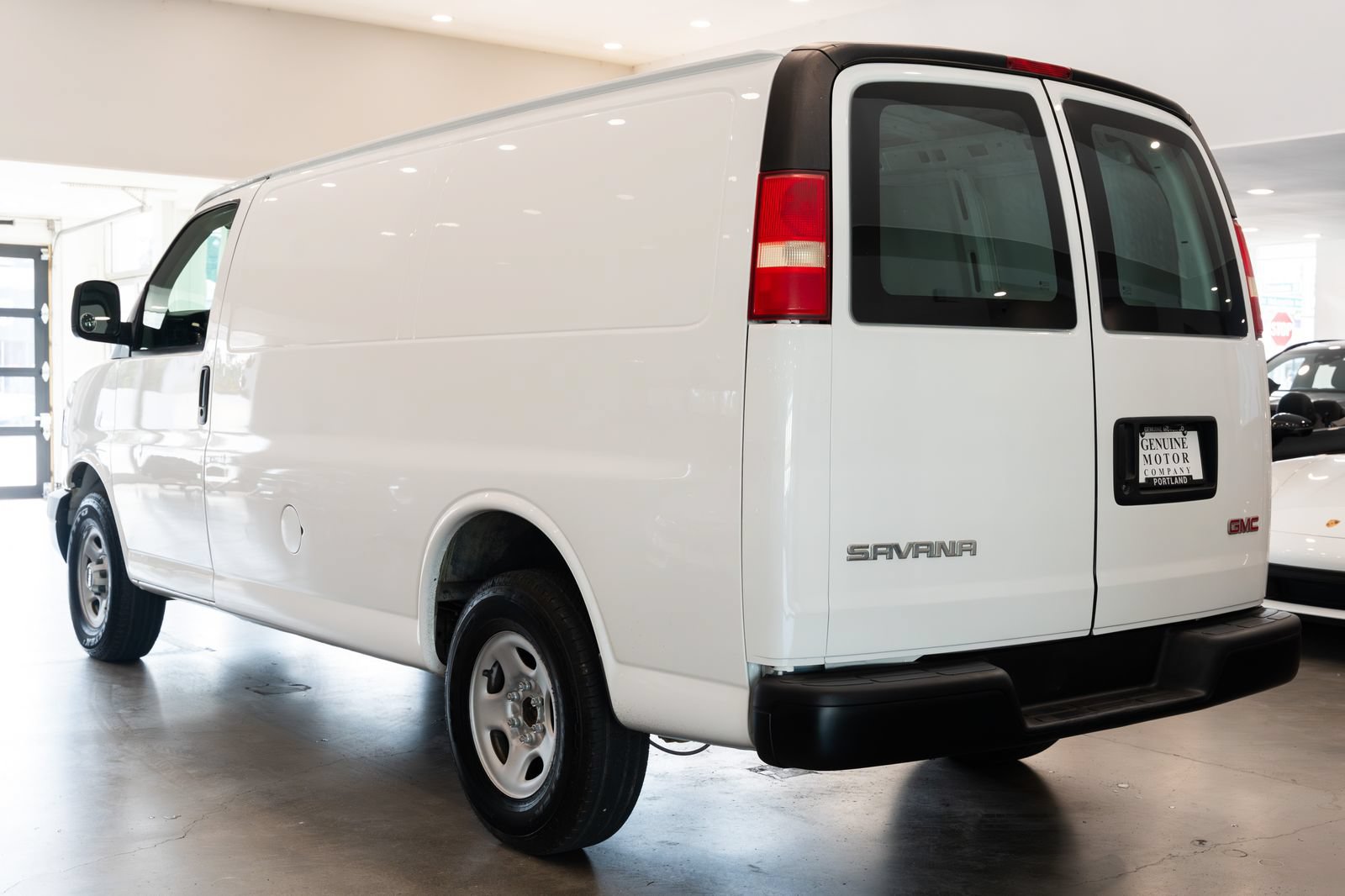 Used 2006 GMC Savana 1500 RWD image 6