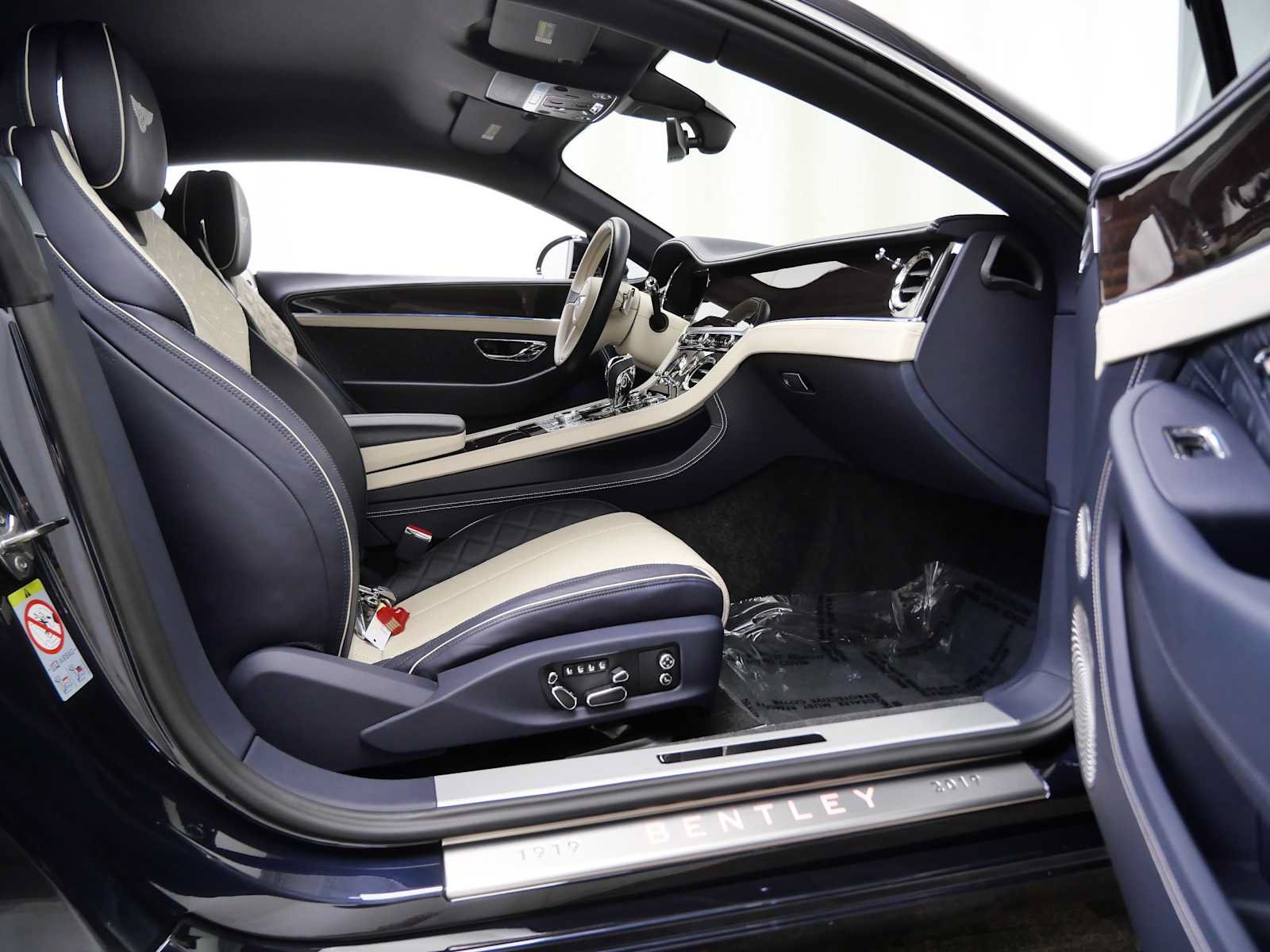 Used 2020 Bentley Continental GT AWD/4WD image 13