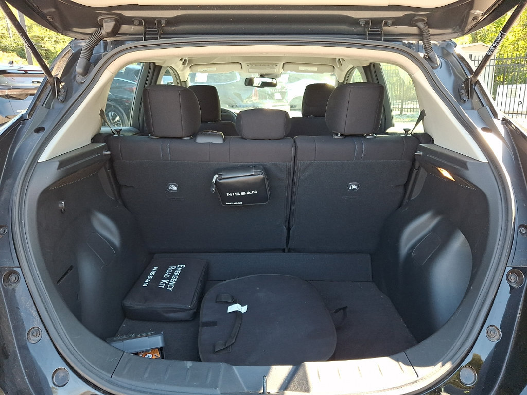 Certified 2023 Nissan Leaf SV Plus FWD image 30