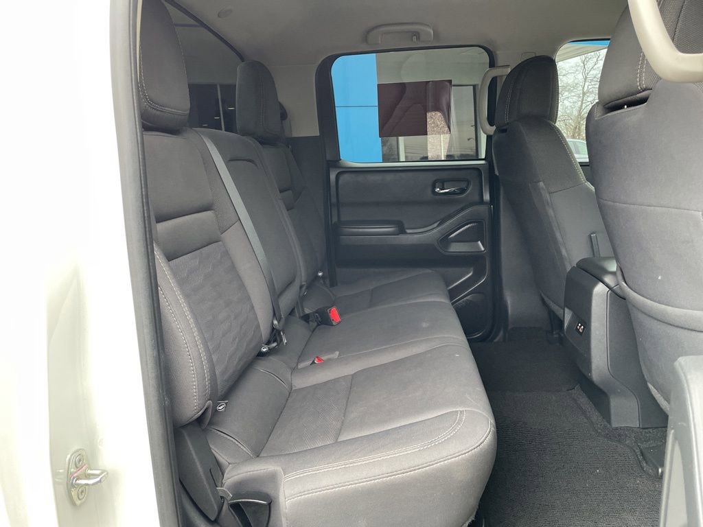 Used 2023 Nissan Frontier SV image 28