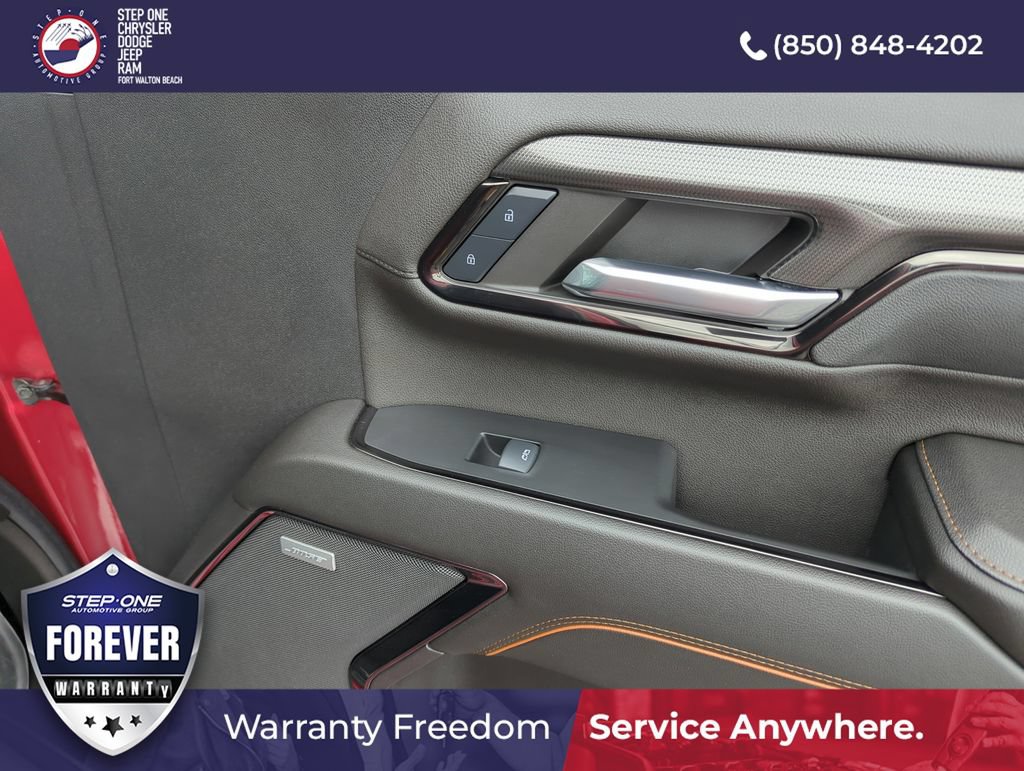Used 2024 GMC Sierra 2500 AT4 w/ Technology Package AWD/4WD image 35