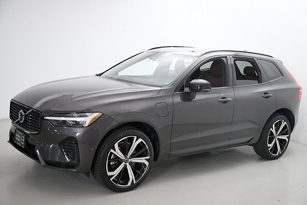 Certified 2023 Volvo XC60 T8 Ultimate w/ Climate Package AWD/4WD image 6