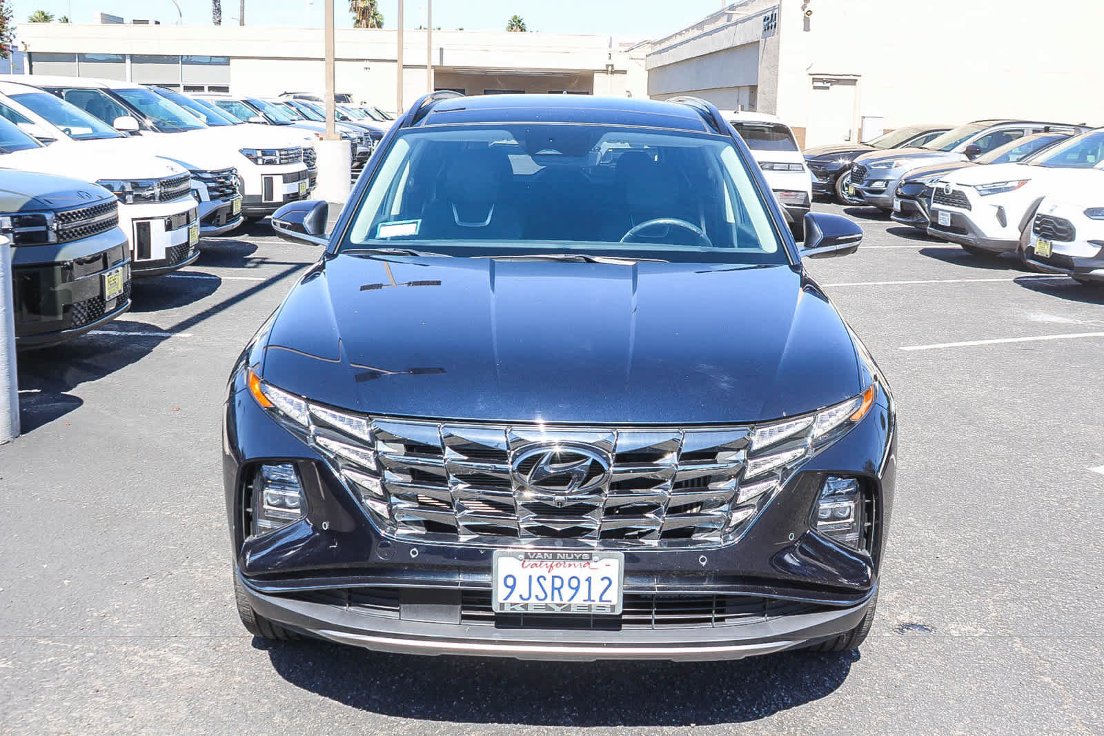 Used 2023 Hyundai Tucson Limited AWD/4WD image 2