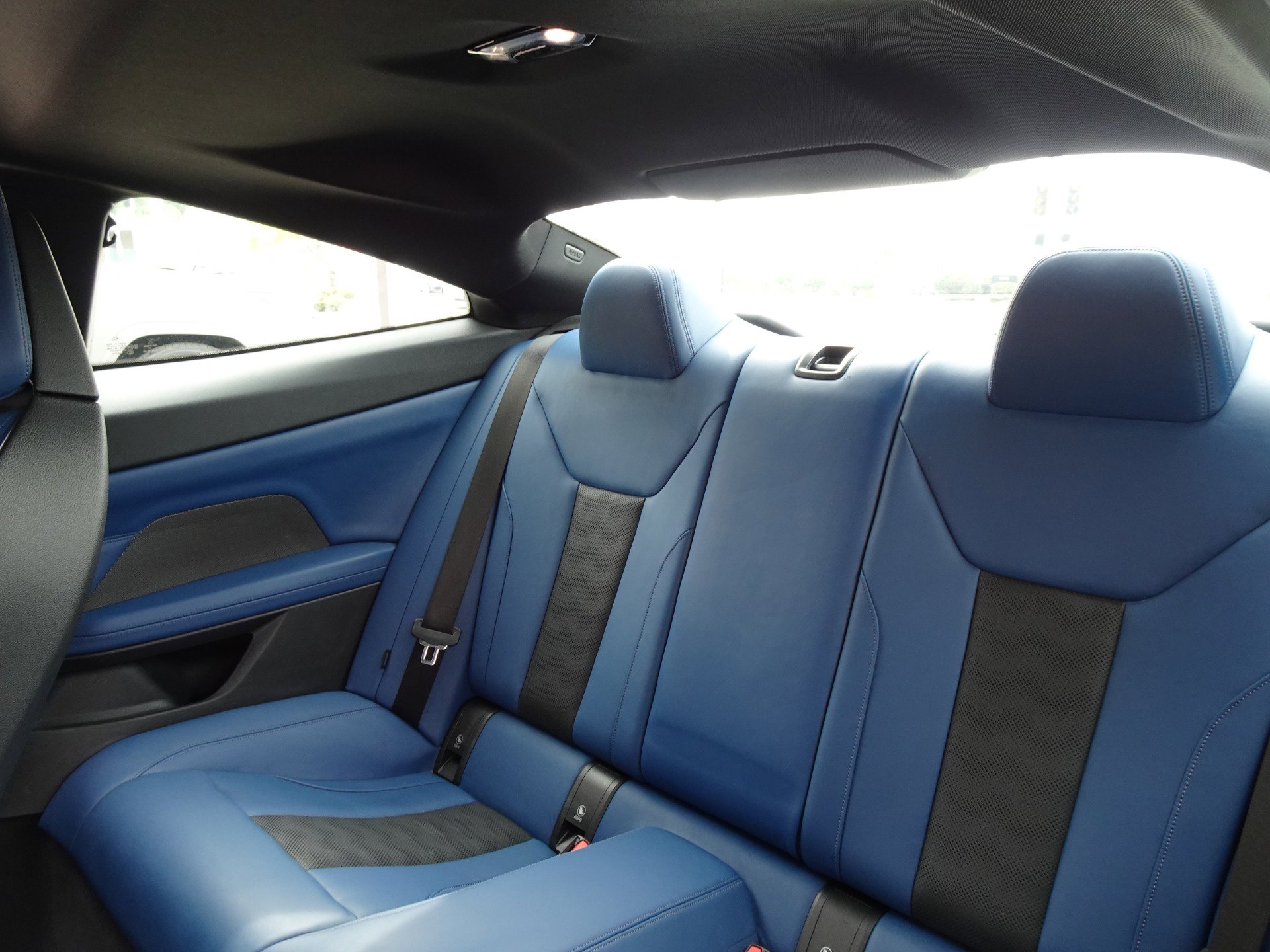 Used 2021 BMW M4 Coupe w/ Executive Package RWD image 11