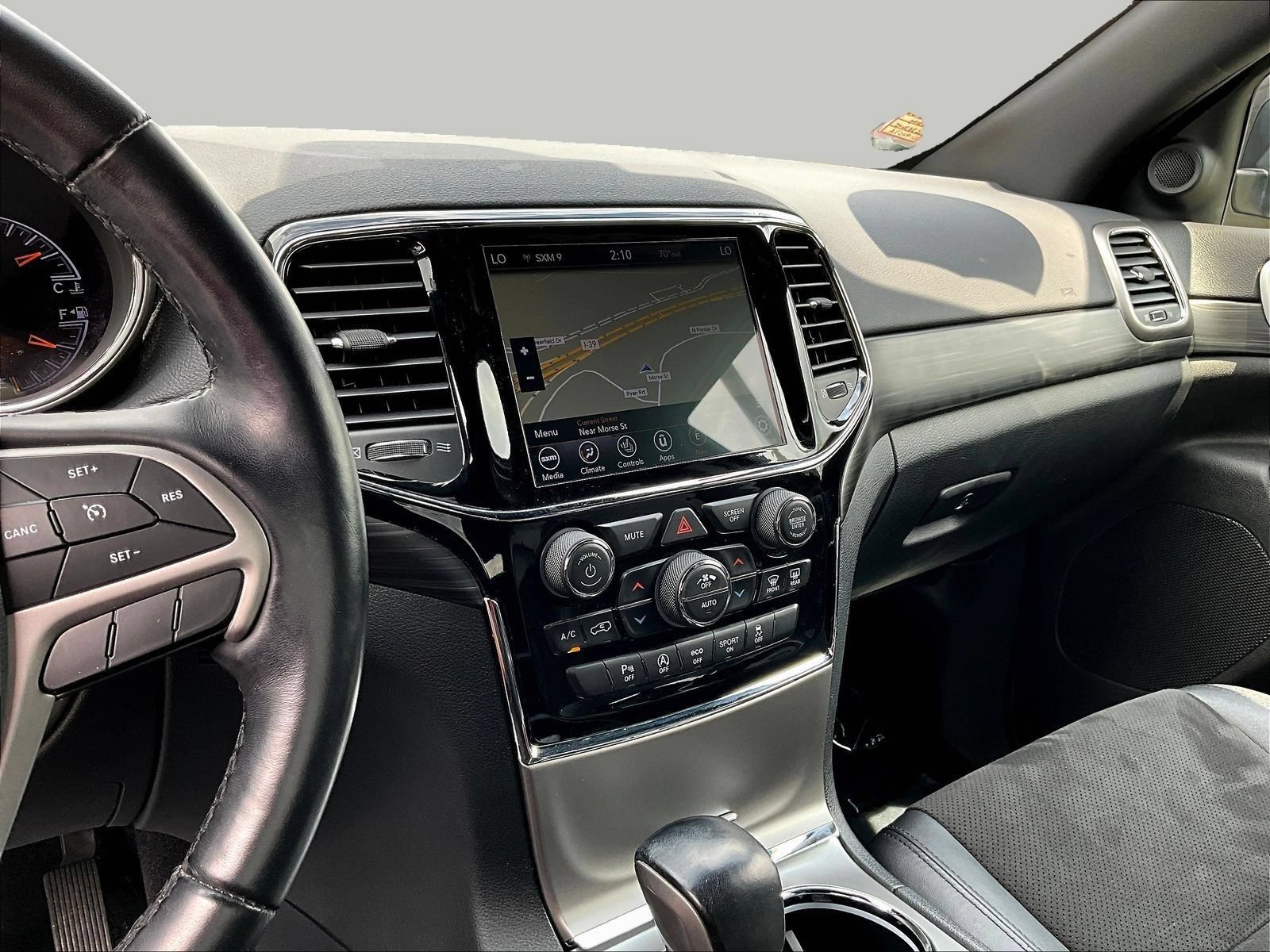 Used 2020 Jeep Grand Cherokee Altitude AWD/4WD image 11