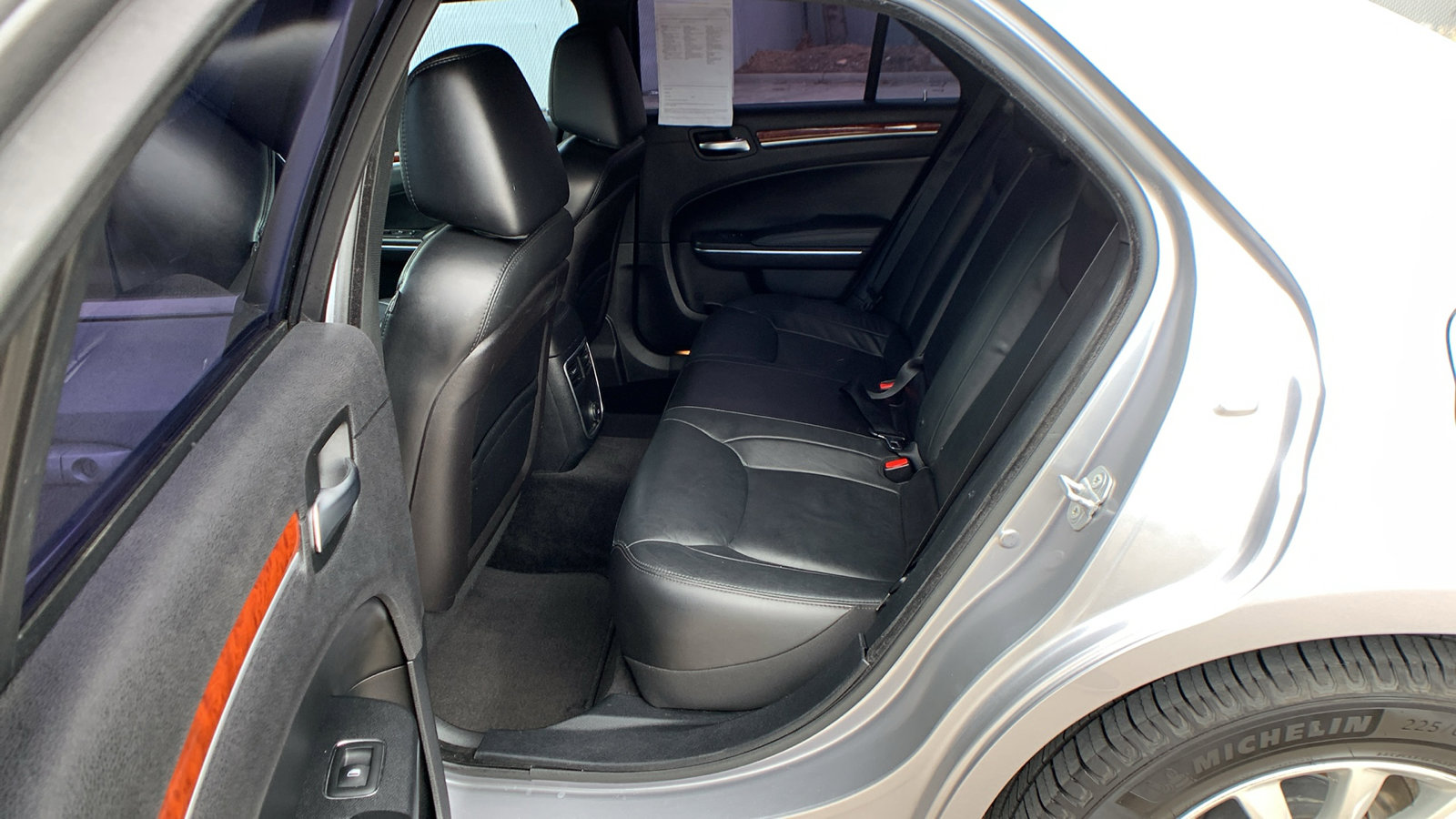 Used 2014 Chrysler 300 image 16