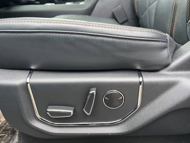 Used 2023 Ford Expedition Platinum image 25