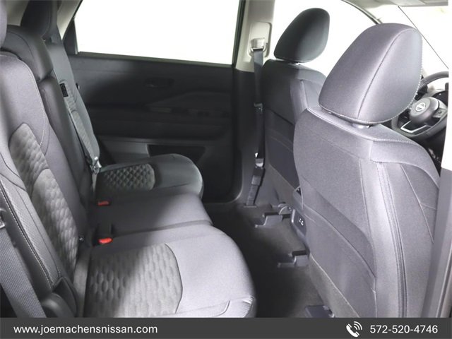 New 2025 Nissan Pathfinder SV image 27