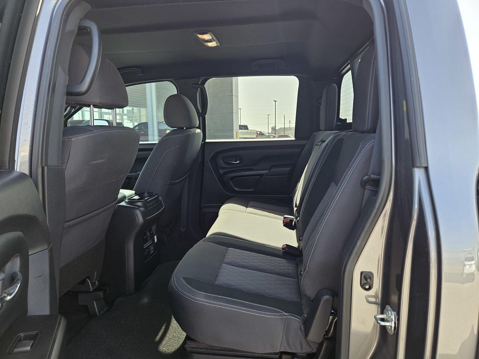 Used 2024 Nissan Titan SV w/ SV Convenience Package AWD/4WD image 10