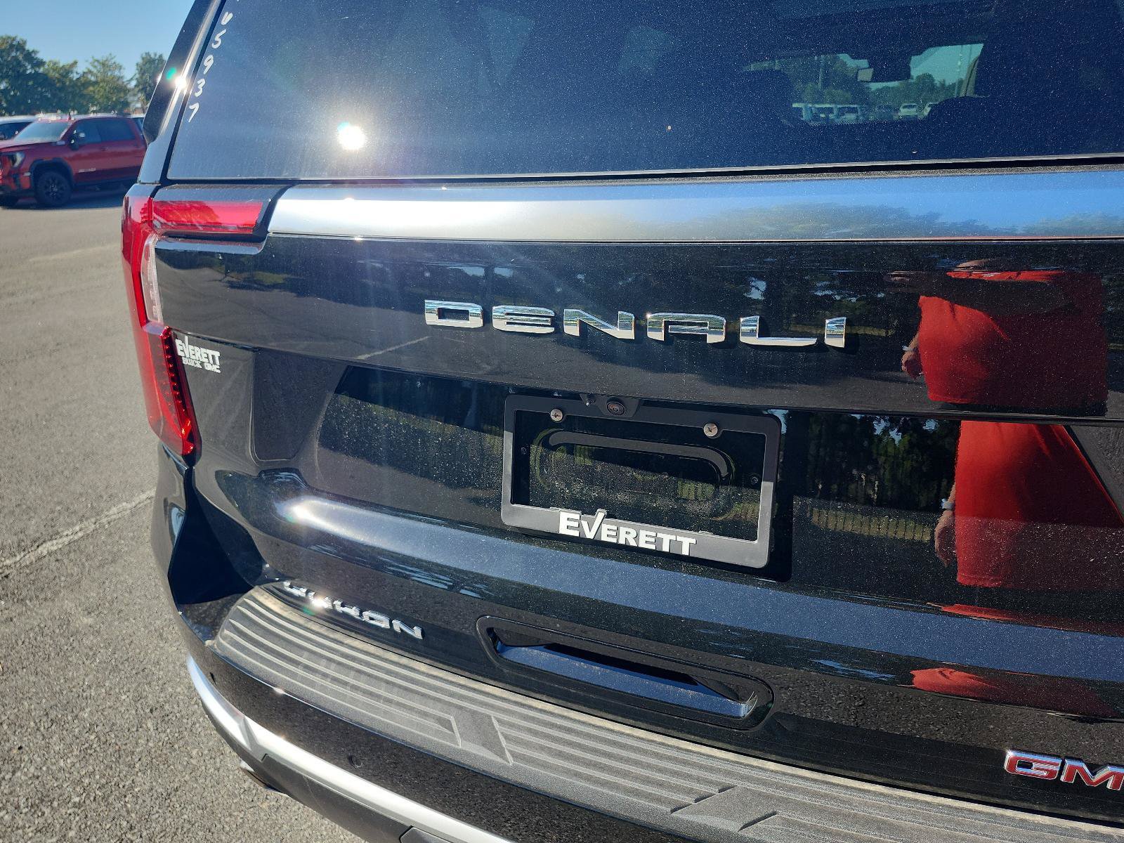New 2026 GMC Yukon XL Denali w/ Sun & Power Step Package AWD/4WD image 4