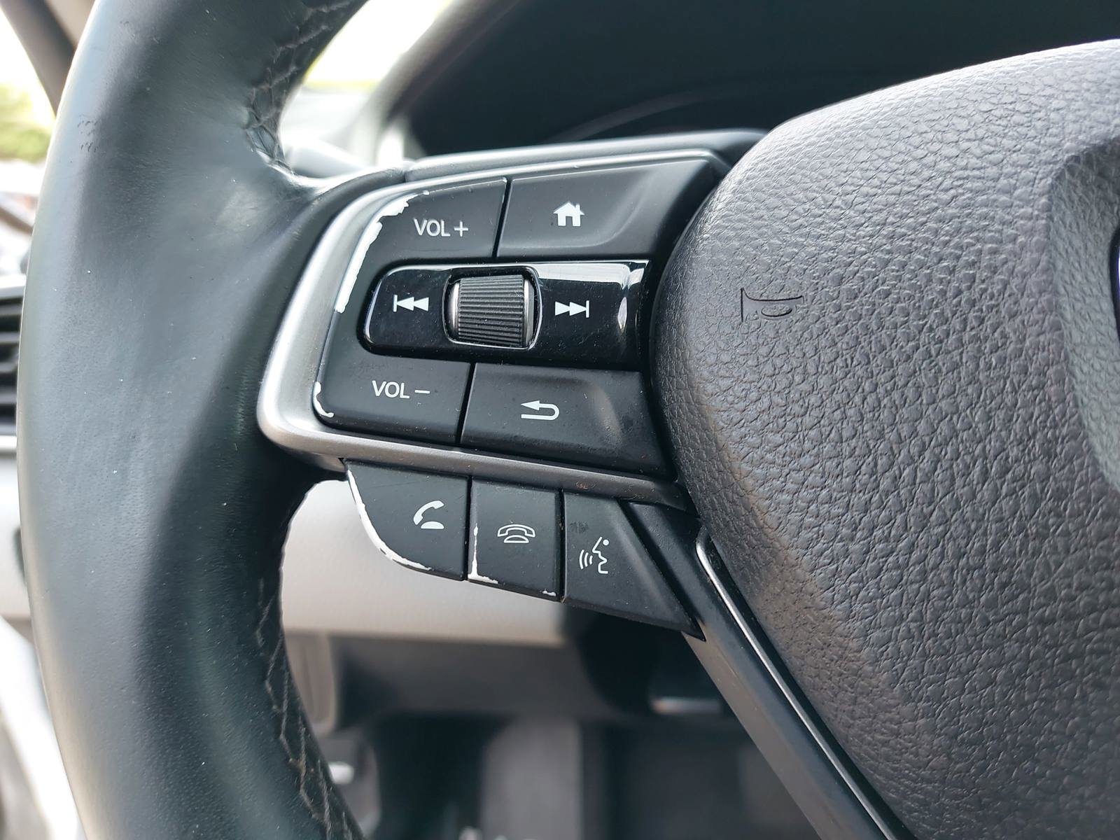 Used 2018 Honda Accord EX-L image 17