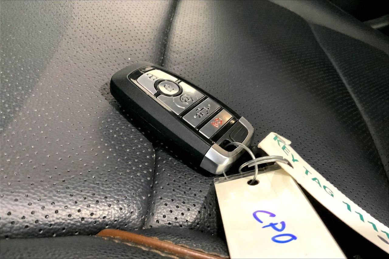 Used 2025 Ford F350 Lariat image 19