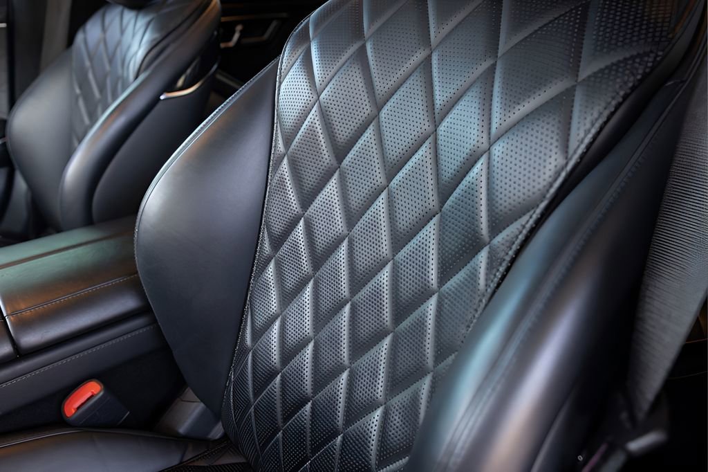 Used 2022 Mercedes-Benz S 580 4MATIC Sedan w/ AMG Line Package image 46