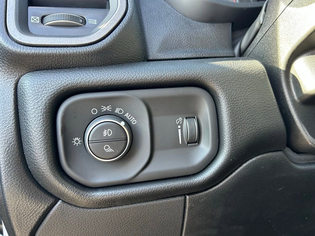 New 2026 RAM 2500 Warlock AWD/4WD image 12