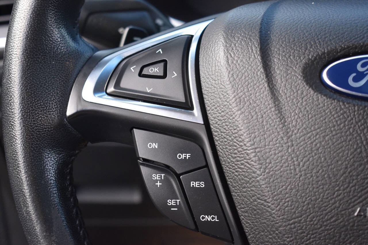 Used 2017 Ford Edge Titanium w/ Equipment Group 301A image 21