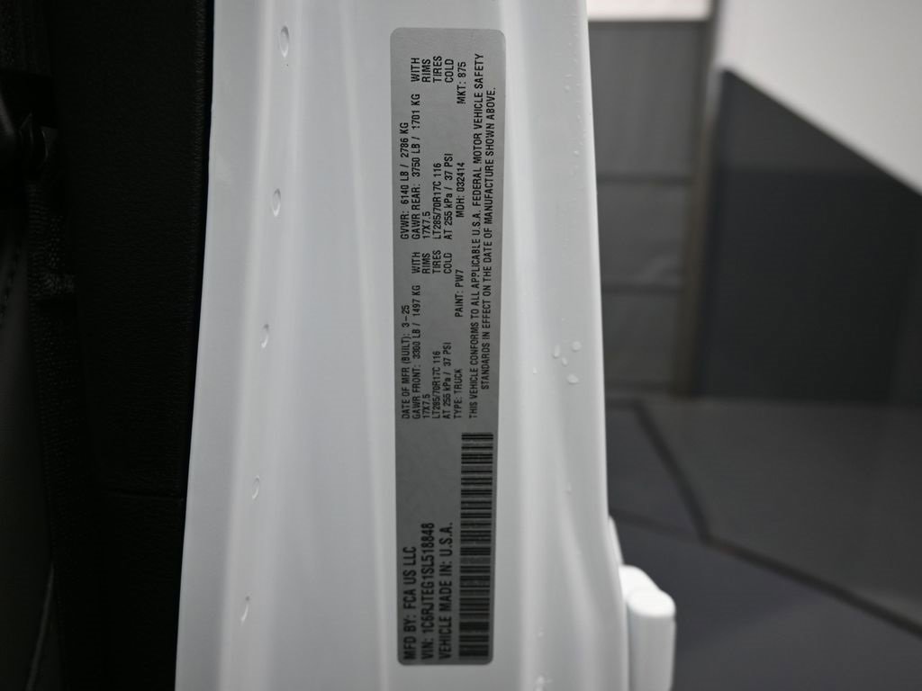 Used 2025 Jeep Gladiator Mojave w/ Convenience Group image 19