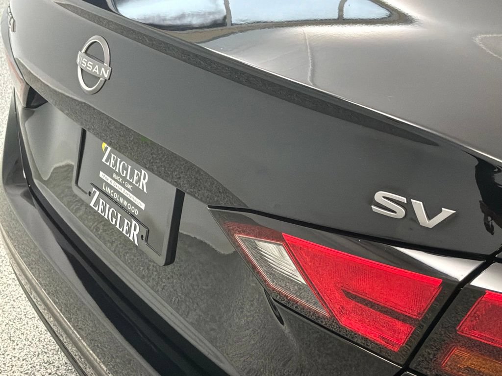 Used 2024 Nissan Altima 2.5 SV FWD image 14