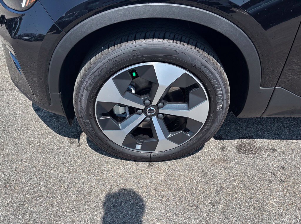 New 2026 Volvo XC40 B5 Plus w/ Protection Package Premier AWD/4WD image 9