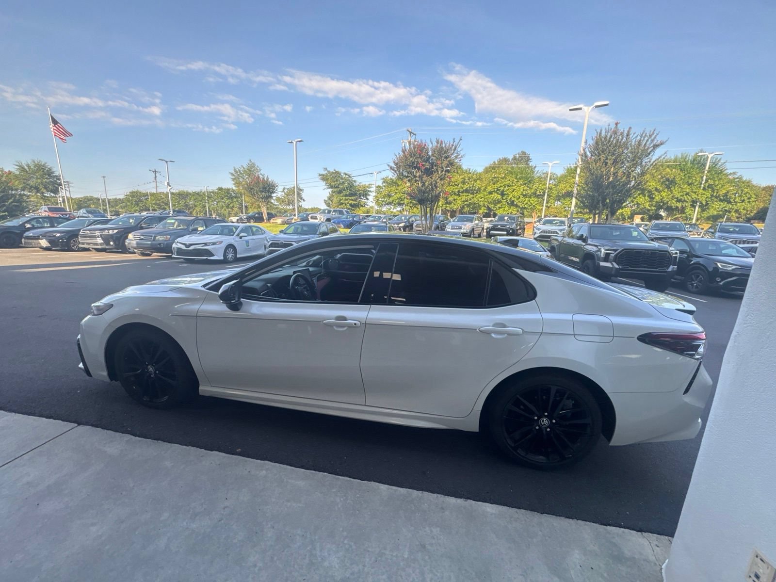 Used 2023 Toyota Camry XSE w/ Navigation Package FWD image 18