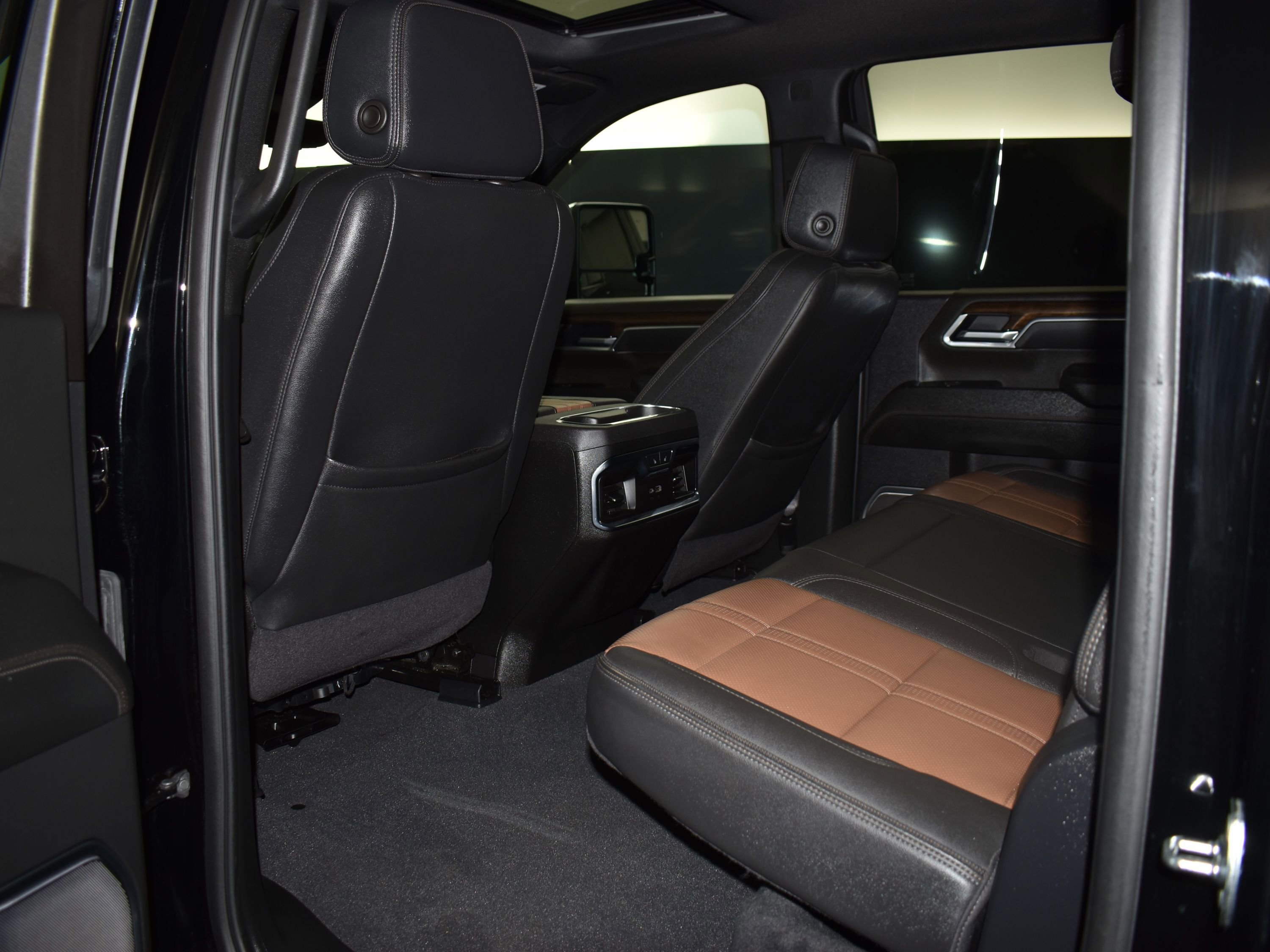 Used 2025 Chevrolet Silverado 2500 High Country w/ High Country Premium Package image 22