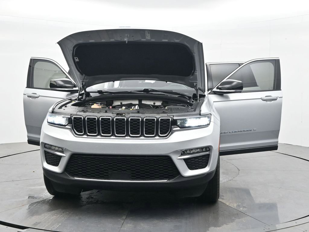 Used 2023 Jeep Grand Cherokee 4WD 4xe image 40