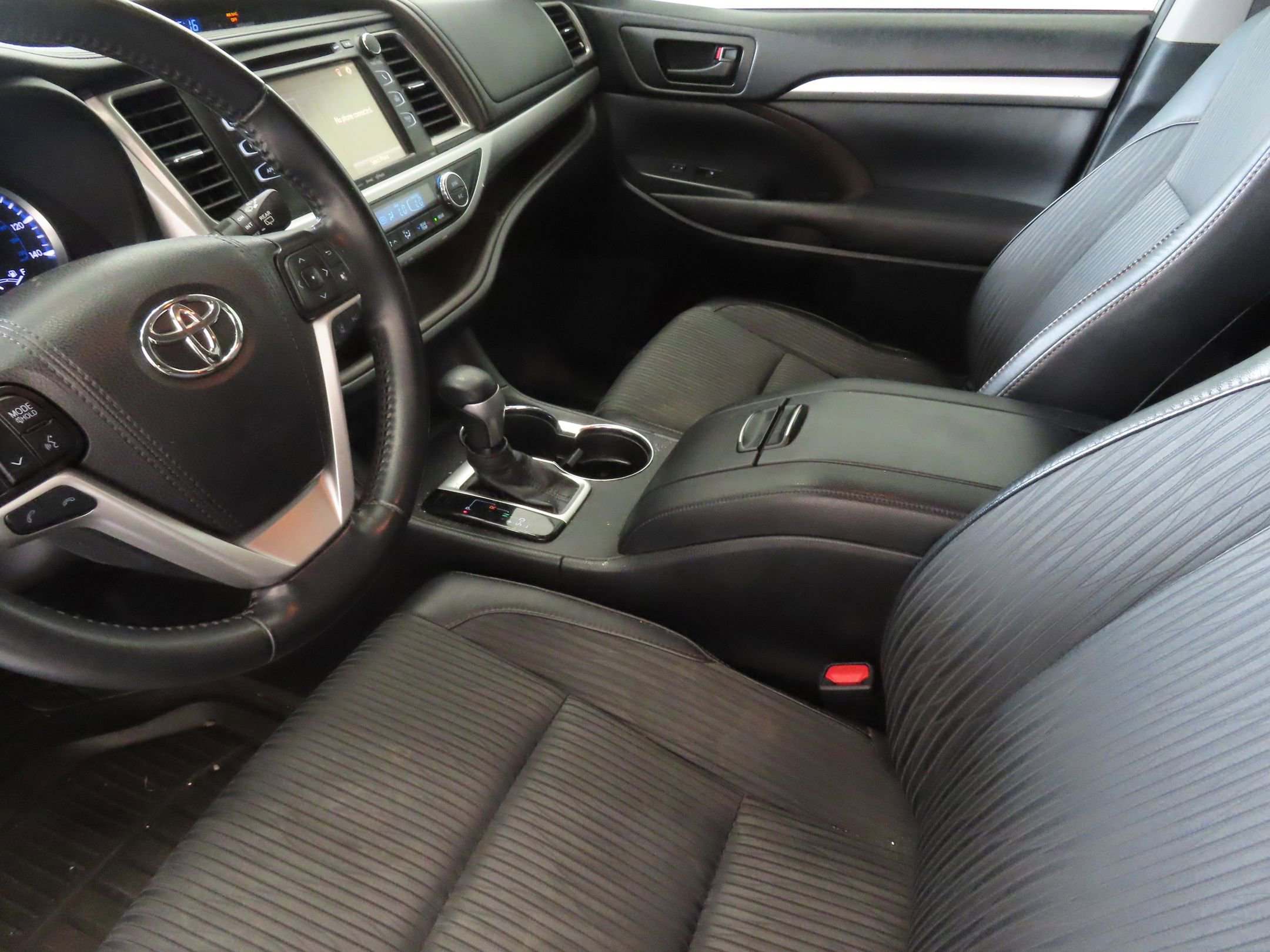 Used 2019 Toyota Highlander Plus FWD image 20