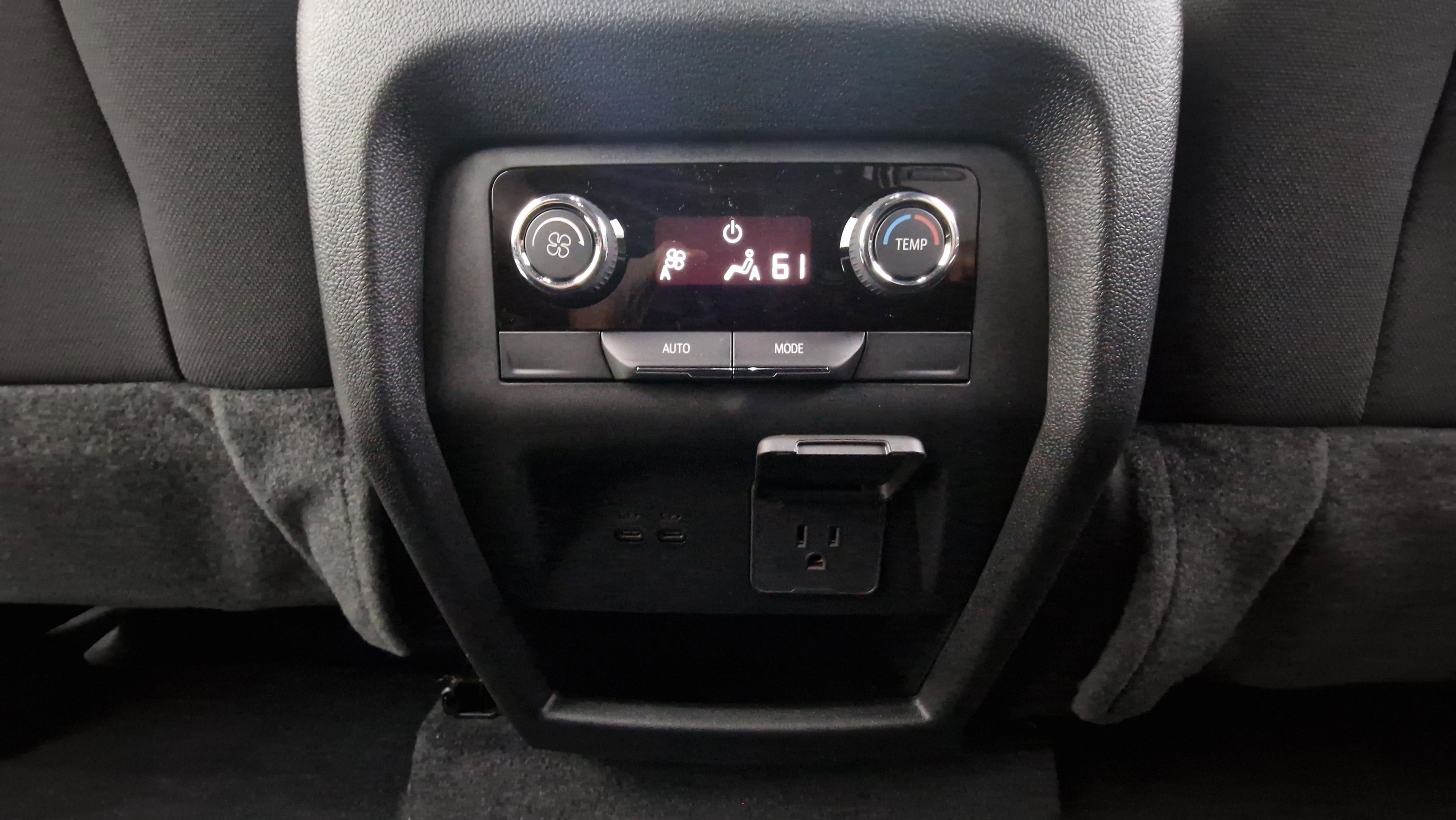 New 2025 Chevrolet Traverse LT w/ Midnight/Sport Edition image 25