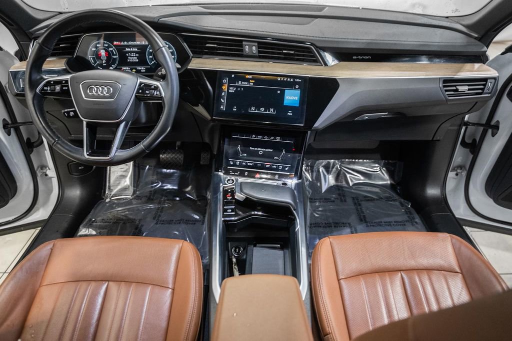 Used 2024 Audi Q8 e-tron Premium Plus image 18