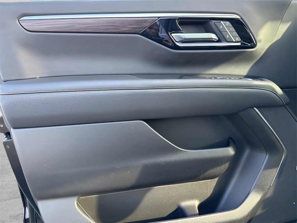 Used 2025 Chevrolet Tahoe Premier image 24