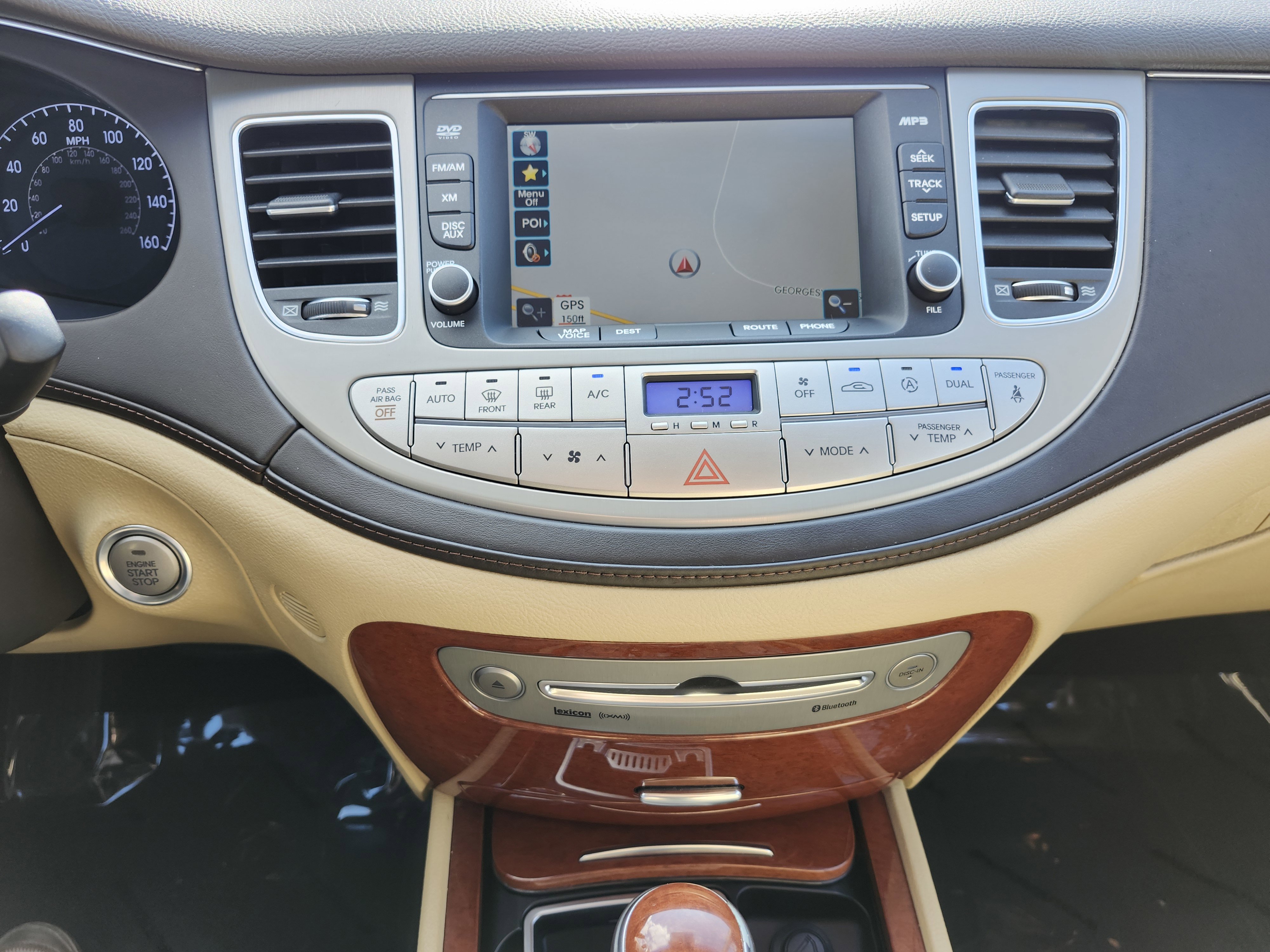 Used 2013 Hyundai Genesis 3.8 w/ Premium Pkg image 7