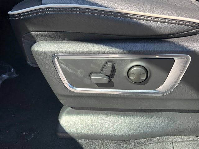 New 2026 RAM 1500 Laramie AWD/4WD image 17