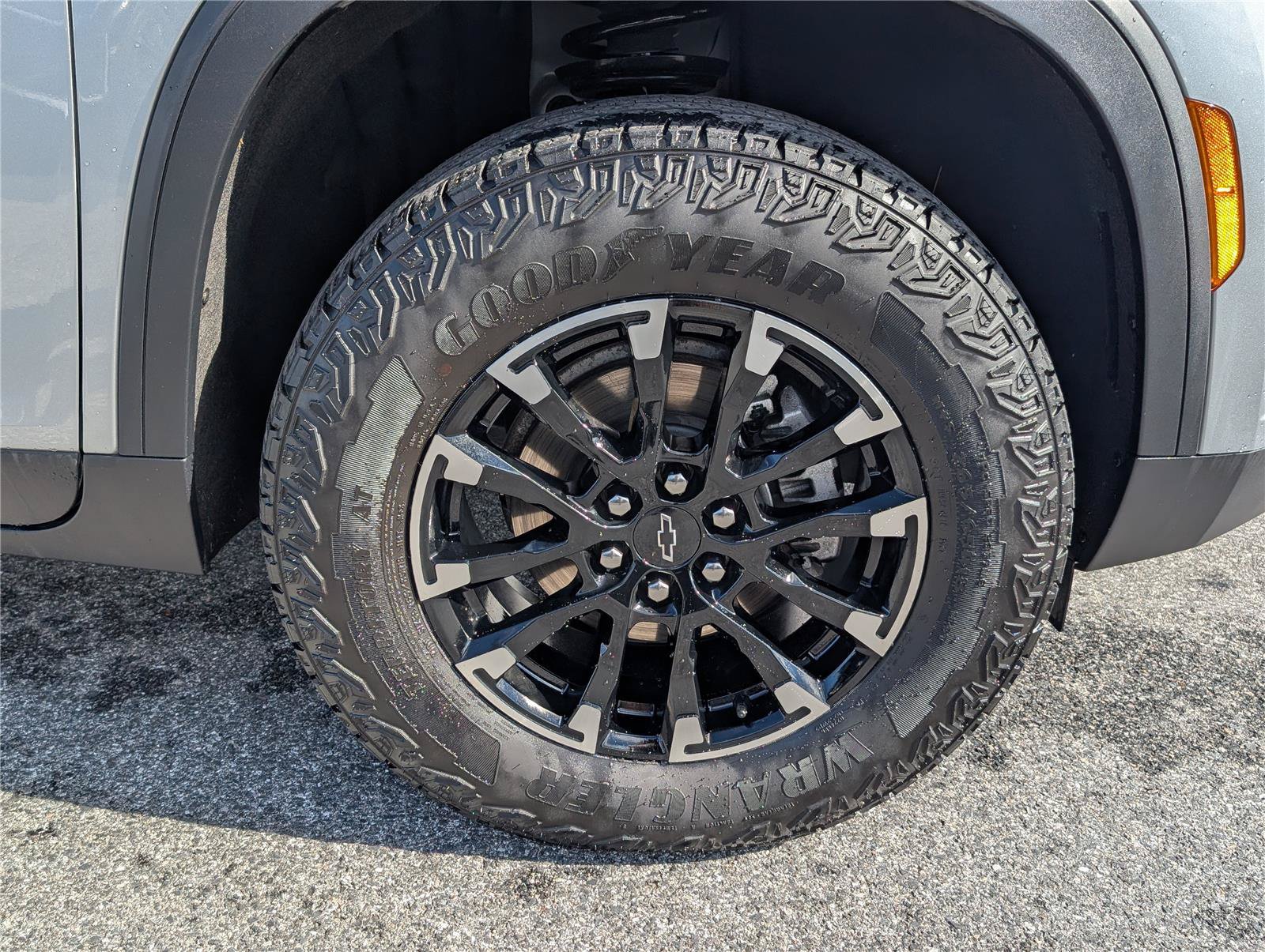Used 2024 Chevrolet Traverse Z71 w/ LPO, Floor Liner Package AWD/4WD image 9
