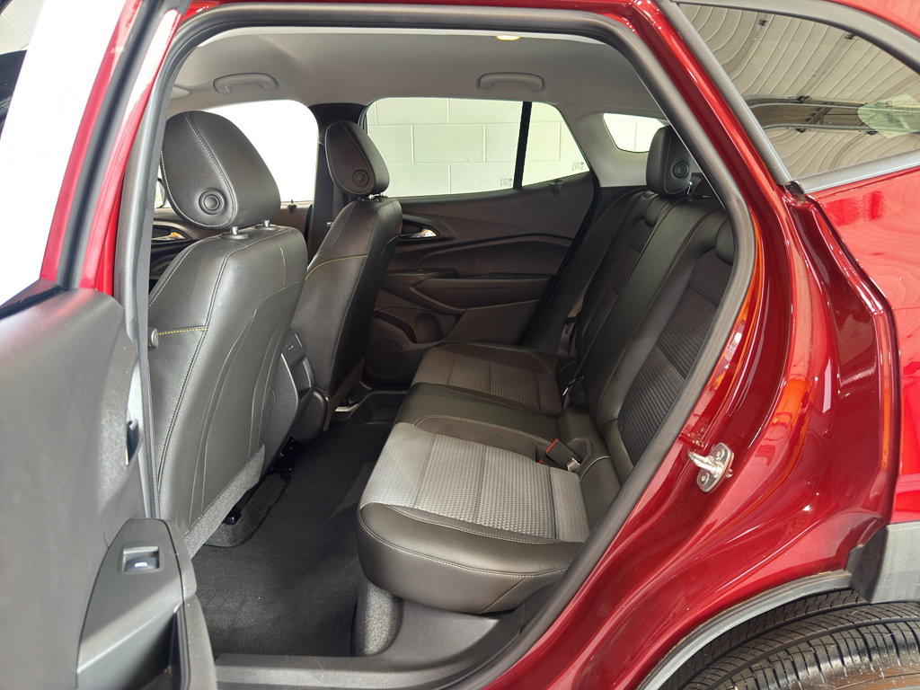 Used 2025 Chevrolet Trax LT w/ Driver Confidence Package FWD image 10