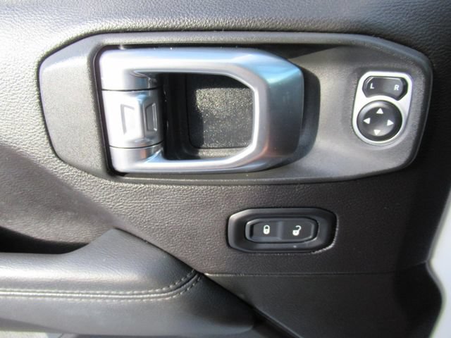 Used 2019 Jeep Wrangler Unlimited Sahara AWD/4WD image 21