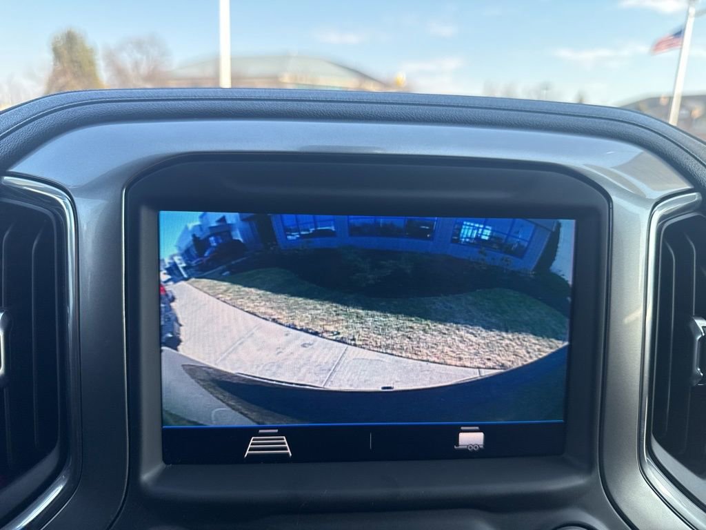 Used 2022 Chevrolet Silverado 1500 LT image 3