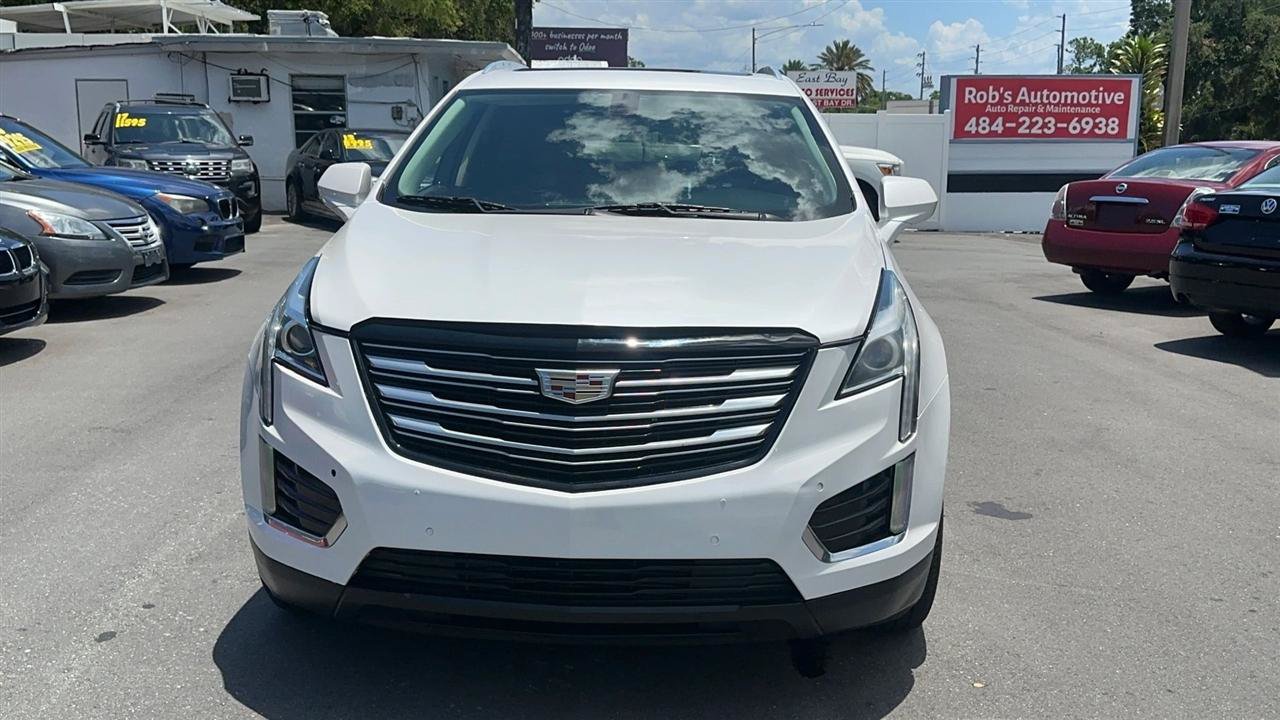Used 2017 Cadillac XT5 Luxury FWD image 3