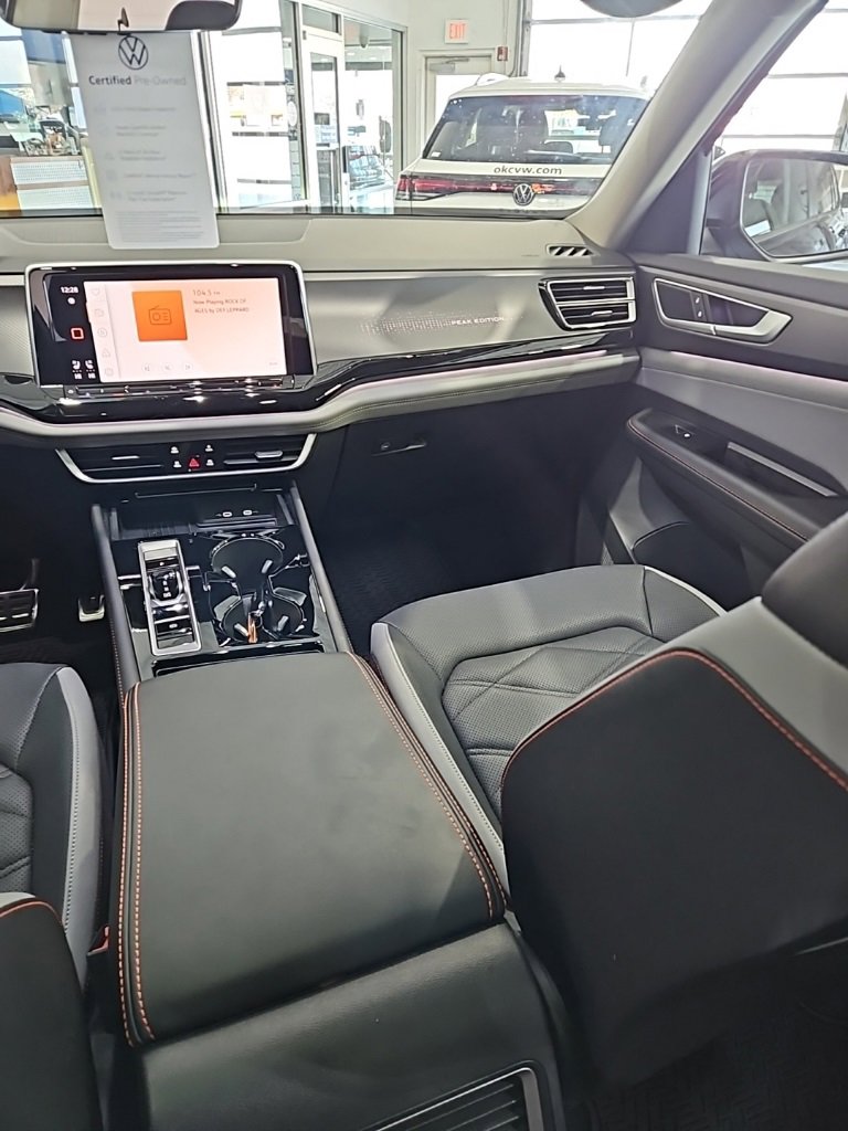 Used 2025 Volkswagen Atlas Peak Edition SE image 27