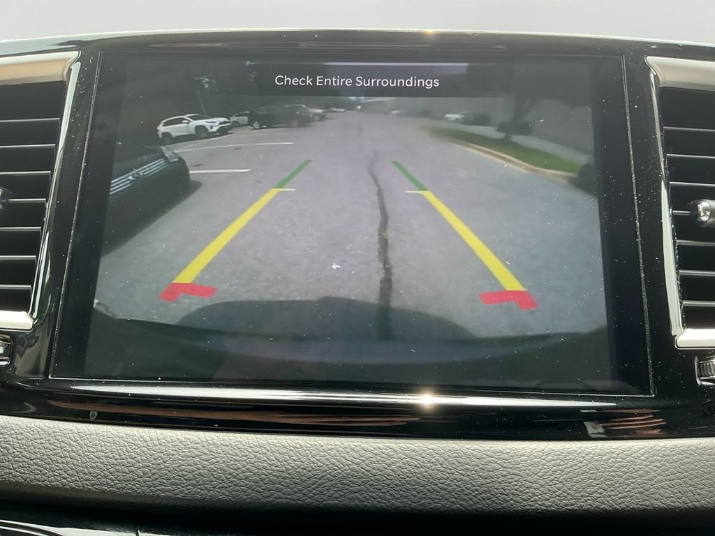 Used 2023 Chrysler Pacifica Touring-L FWD image 26