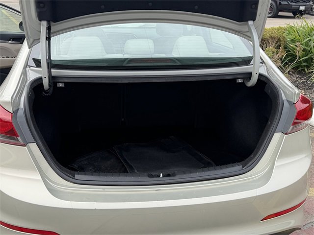 Used 2017 Hyundai Elantra SE image 23