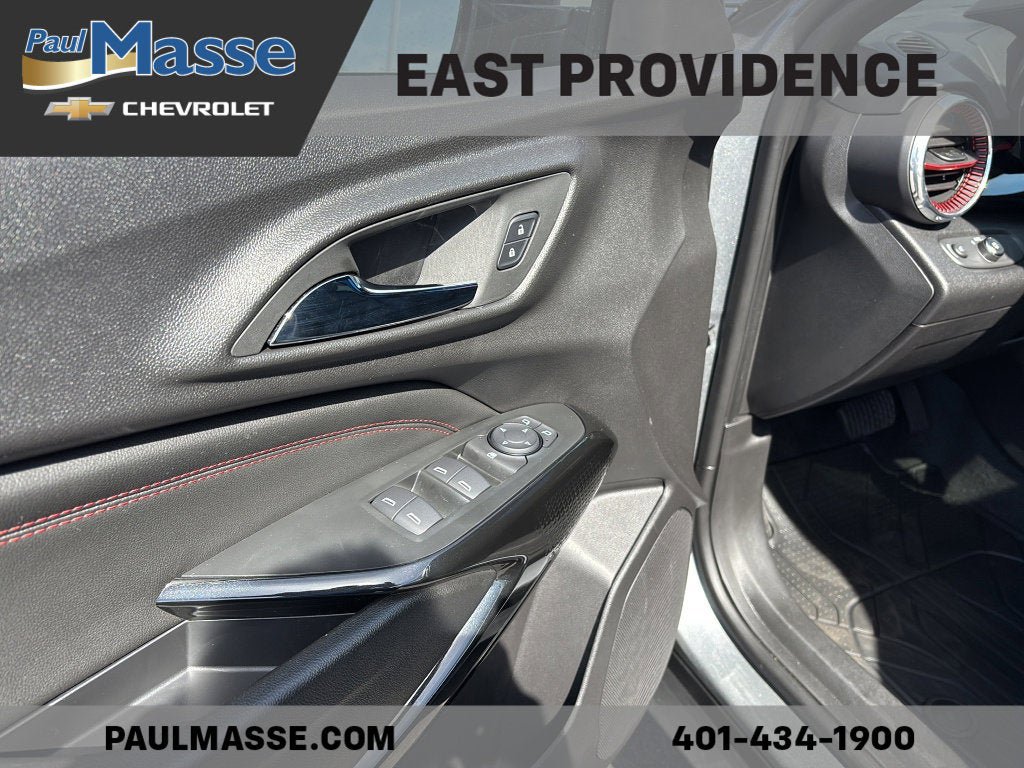 Used 2025 Chevrolet Trax RS w/ Sunroof Package FWD image 10