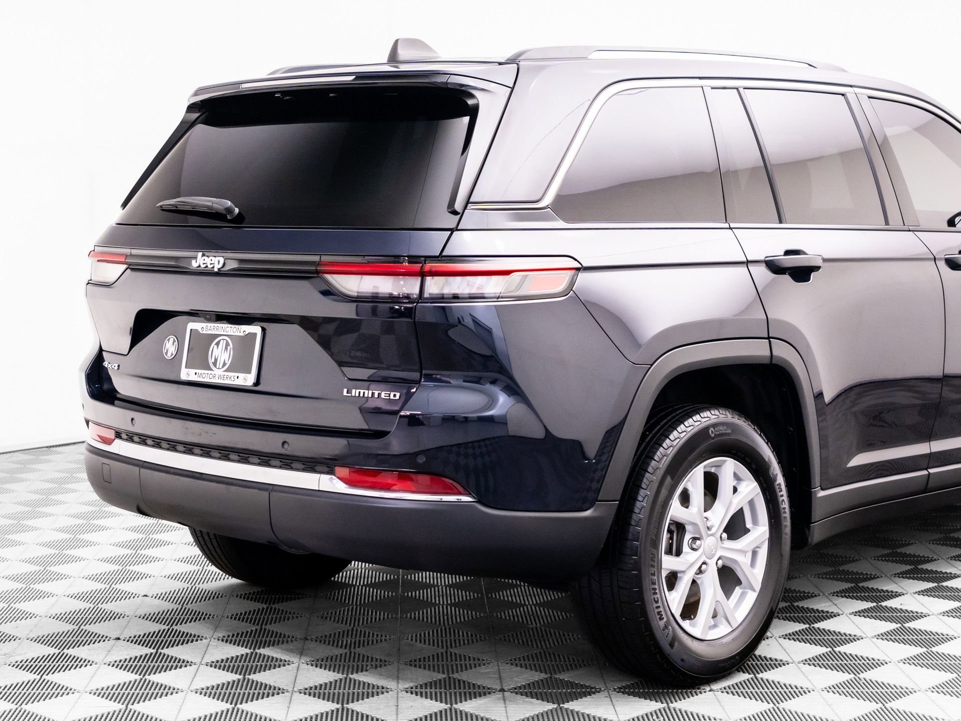 Used 2023 Jeep Grand Cherokee Limited image 38