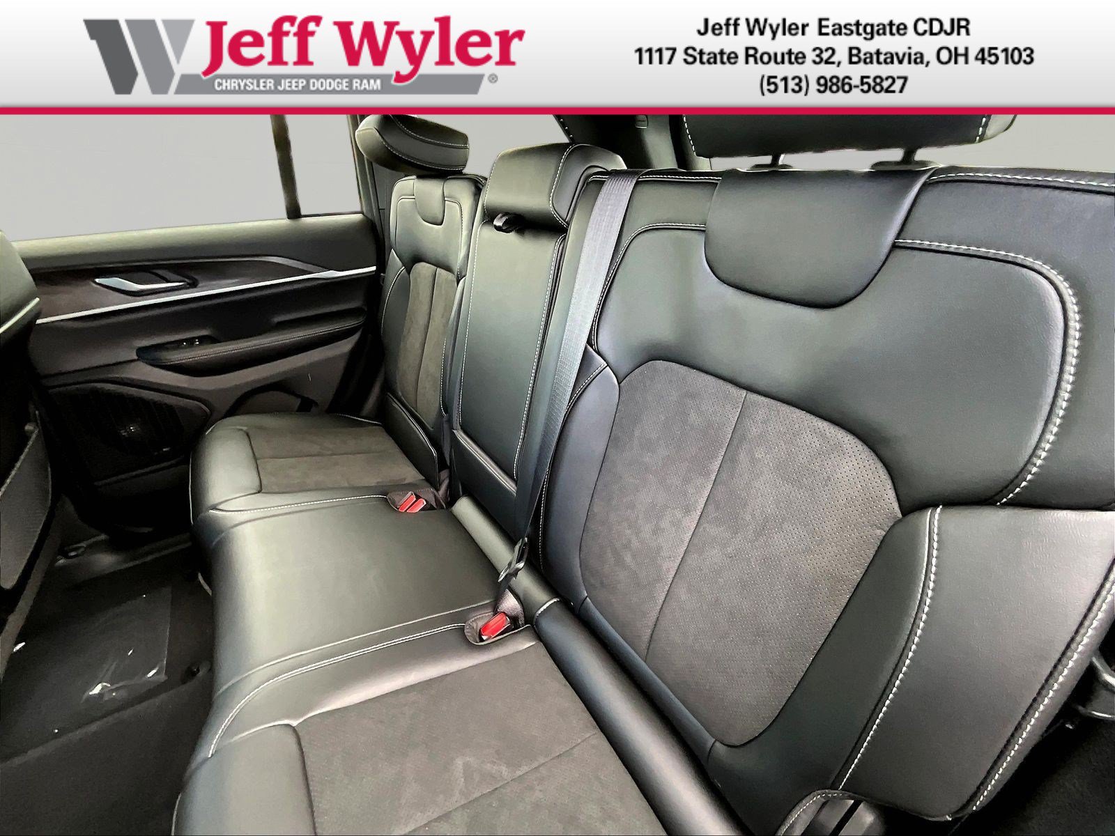 New 2026 Jeep Grand Cherokee Altitude AWD/4WD image 18