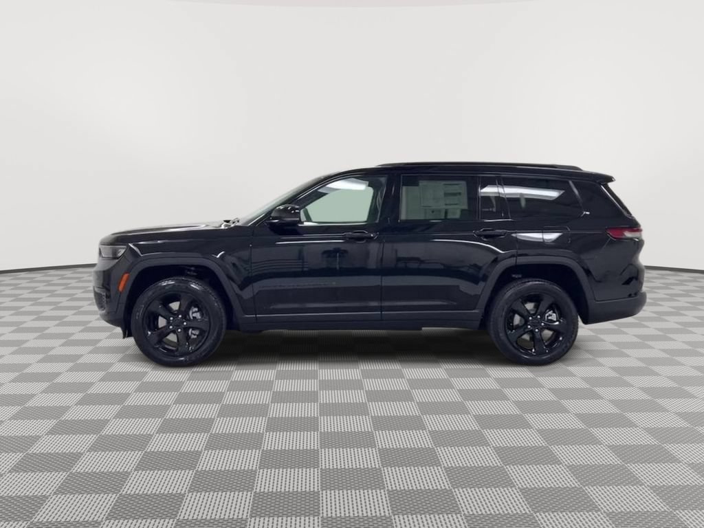 Used 2023 Jeep Grand Cherokee L Altitude AWD/4WD image 5