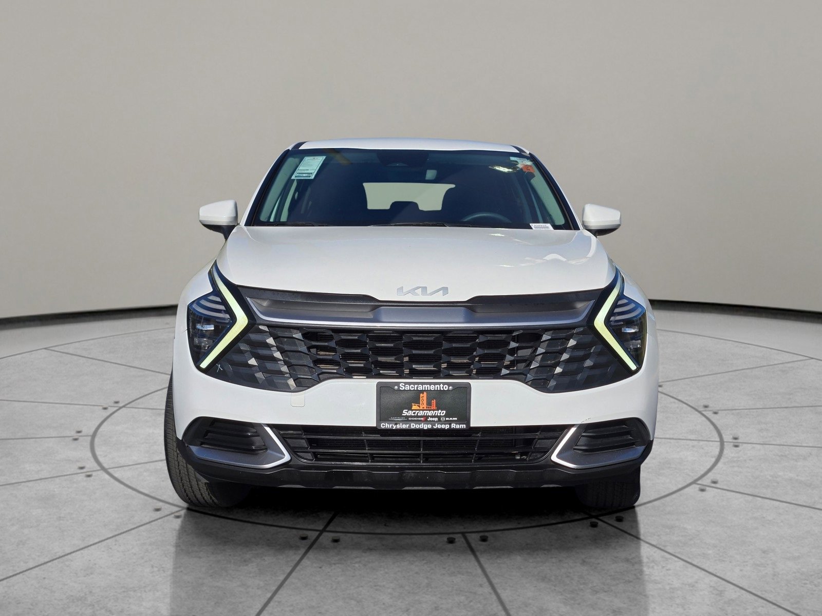 Used 2024 Kia Sportage LX image 2