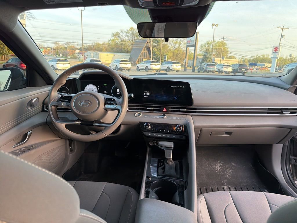 Used 2024 Hyundai Elantra SEL w/ Convenience Package image 21