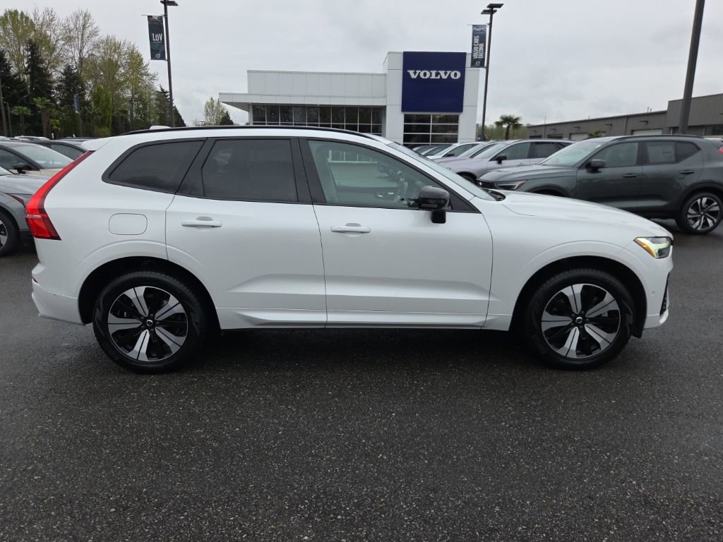 Certified 2023 Volvo XC60 T8 Plus w/ Climate Package image 9