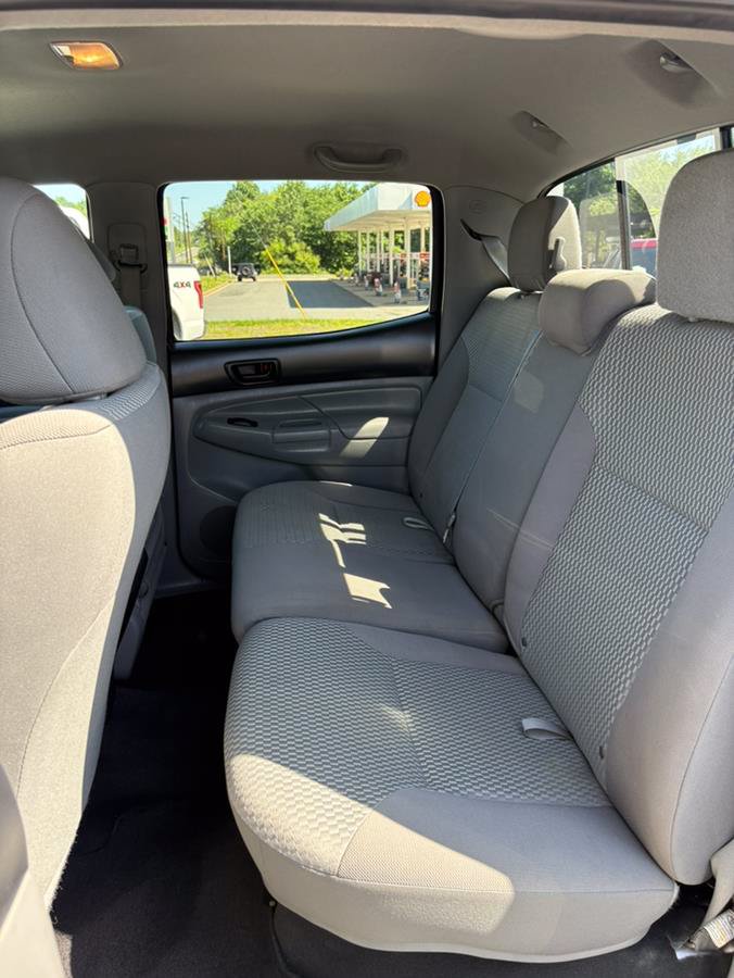Used 2015 Toyota Tacoma 4x4 Double Cab w/ SR5 Package image 10