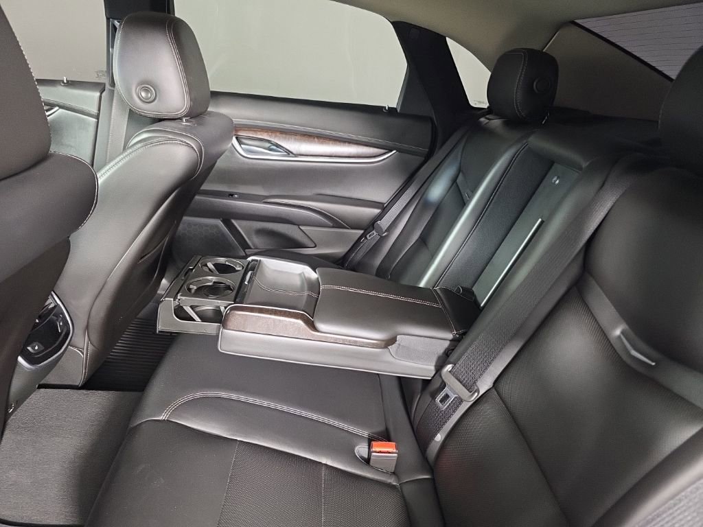 Used 2018 Cadillac XTS Luxury image 29