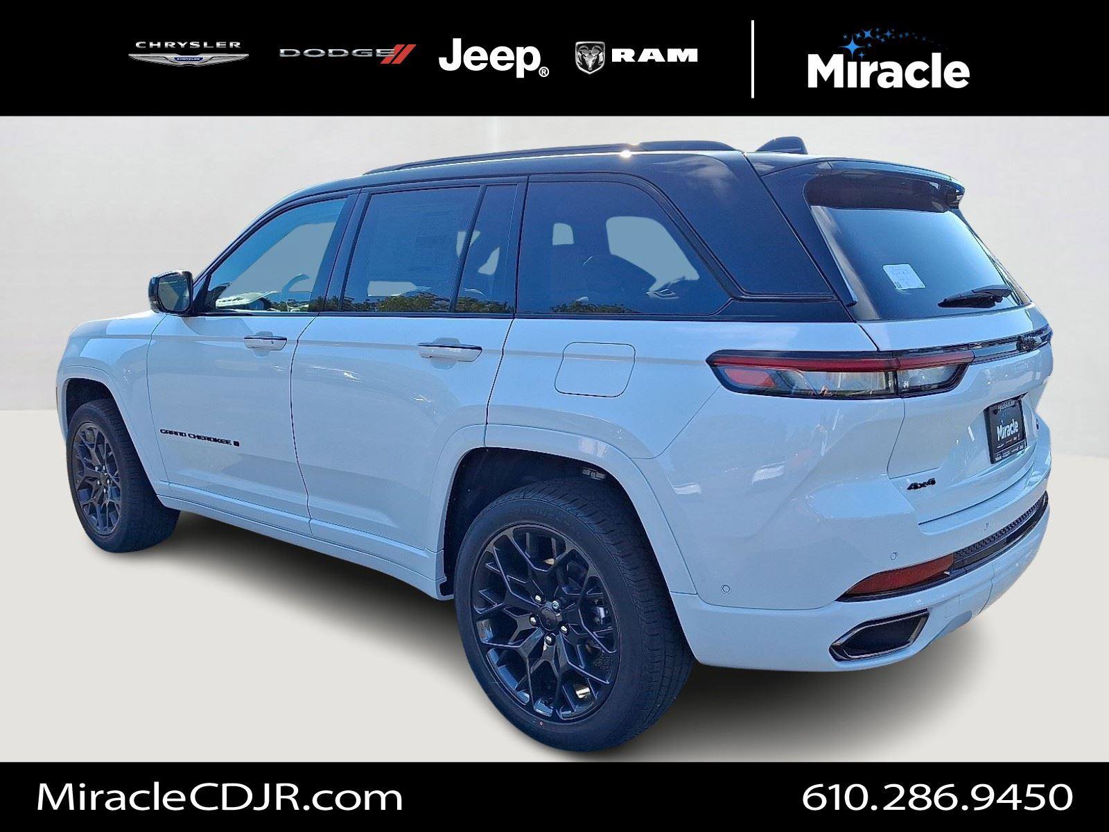 New 2025 Jeep Grand Cherokee Summit image 3